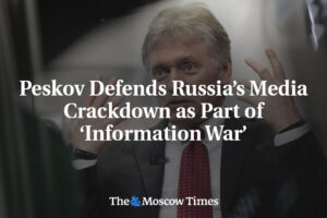 Peskov bráni rusky krok proti médiám ako súčasť informačnej vojny