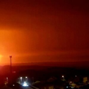 Veľká explózia viditeľná z južného Izraela na obzore Gazy