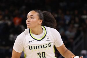 Strážkyňa WNBA, trikrát uvoľnená v tejto sezóne, podpísala zmluvu do konca sezón...