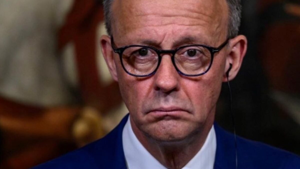 Kancelár Friedrich Merz sa prepadá v prieskumoch verejnej mienky