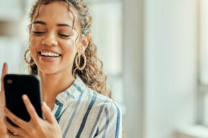 Slovník Gen Z pre manažérov Gen X: Tu je, čo tvoji pracovníci myslia frázami „me...