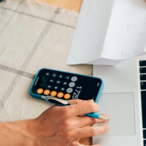 Zákony o transparentnosti miezd môžu spôsobiť chaos v nadnárodných firmách a len...