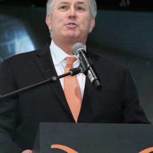 Športový a zábavný magnát obvinený z uzavretia tajnej dohody pri projekte arény ...