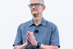 Analytik Dan Ives tvrdí, že snahy Apple v oblasti umelej inteligencie „už mali s...