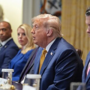 Trump sa pýta novinára: „Stále hovoríš o Jeffrey Epsteinovi?“