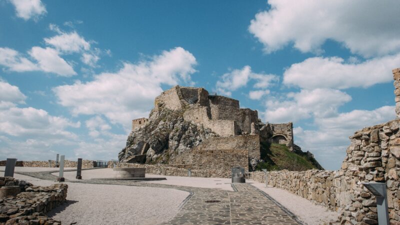 Hrad Devín: „Váži návštevníci Devína“