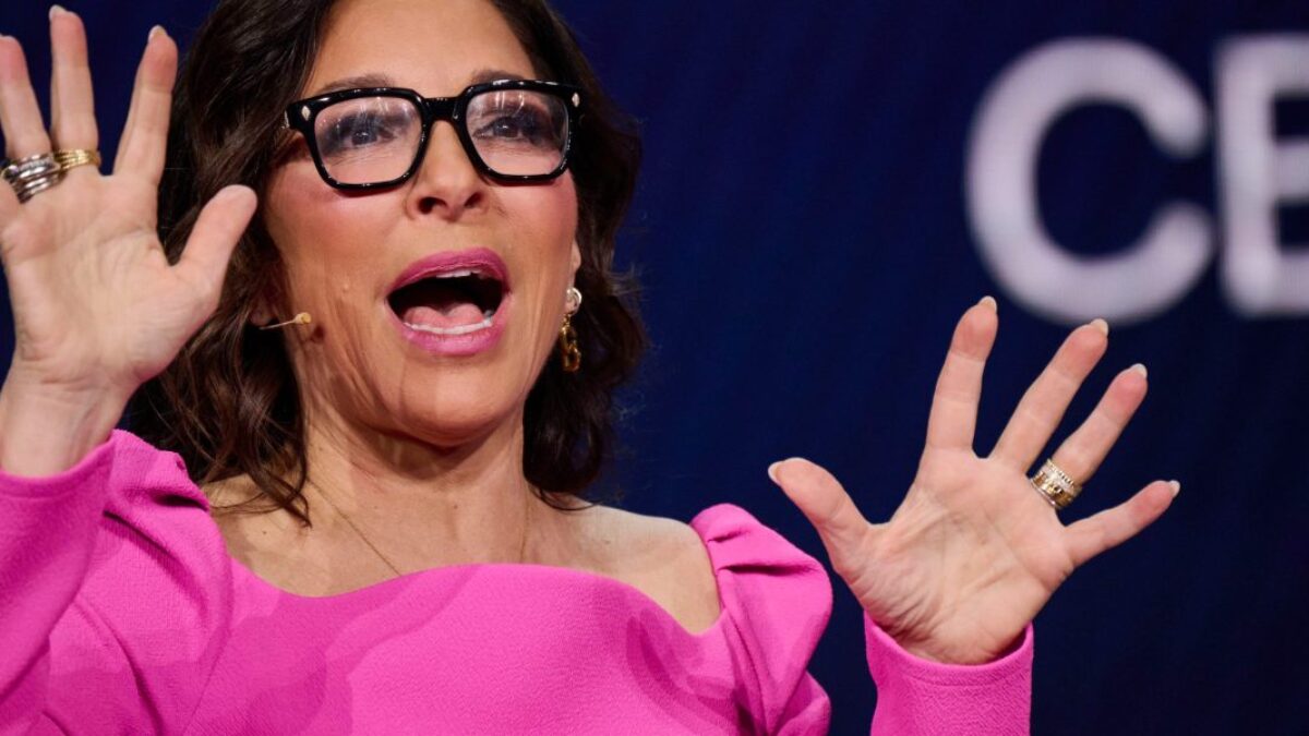 Linda Yaccarino sa stala ex-šéfkou X jediný deň potom, čo Grok vypustil antisemitský výpad.