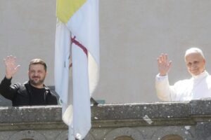 Pápež ponúkol Vatikán na rokovania Ukrajiny a Ruska o mieri.