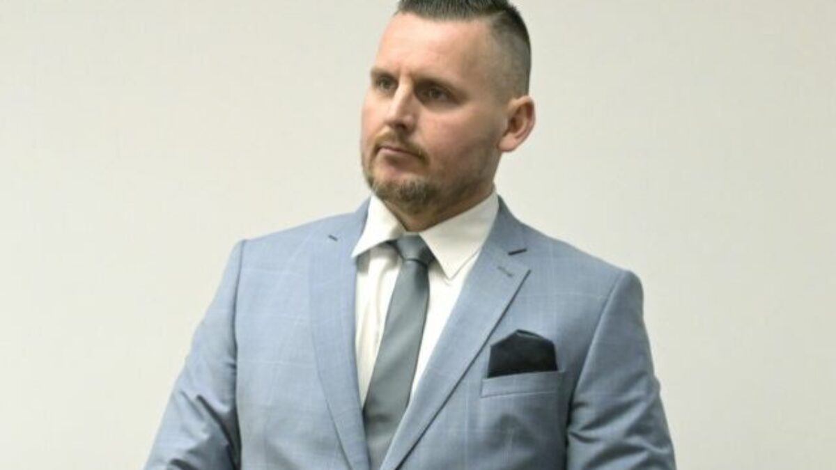 Bombic je podľa Kaliňáka stíhaný za propagáciu knihy, nie za násilie