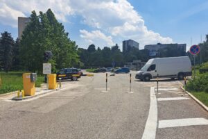 Mesto Košice: "ZÁVOROVÝ SYSTÉM AMFITEÁTRA DOČASNE MIMO PREVÁDZKY" Mesto Košice: „ZÁVOROVÝ SYSTÉM AMFITEÁTRA DOČASNE MIMO PREVÁDZKY“