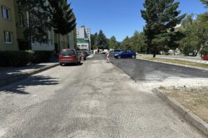 Mesto Považská Bystrica: VYNOVENÉ PARKOVISKÁ NA HLINÁCH