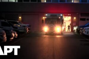 Väzenské auto opúšťa súd po odsúdení Erin Pattersonovej za vraždu s hubami