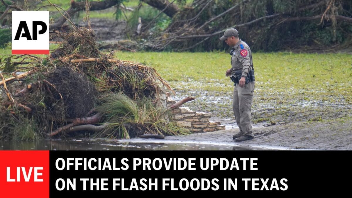 Úradníci informujú o bleskových povodniach v Texase, ktoré si vyžiadali vyše 80 obetí