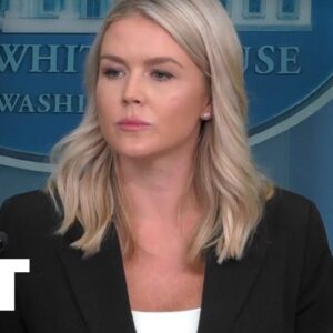 Napätá chvíľa: Leavitt odpovedá na otázku o zozname Epsteinových klientov