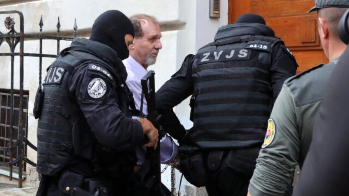 124524_686cfda334e99763884043-640x420.jpg Začal sa proces s Cintulom. Muž, ktorý strieľal na Fica, zakričal pred súdom Nech žije demokracia