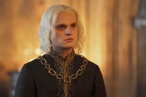 Tom Glynn-Carneyho náznaky o Aegonovom príbehu v 3. sérii sú presne to, čo ̶...