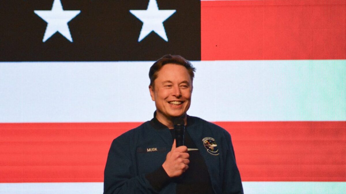 Musk zakladá Stranu Ameriky a Sam Altman podporuje „technokapitalizmus“ keď sa rozpadajúci ekonomický konsenzus ustupuje rivalitným víziám.