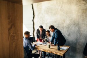 Ako podniky menia kancelárske priestory na podporu plánov návratu do kancelárie:...