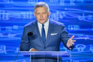 Premiér vyhlásil, že železná opona sa opäť stáva realitou.