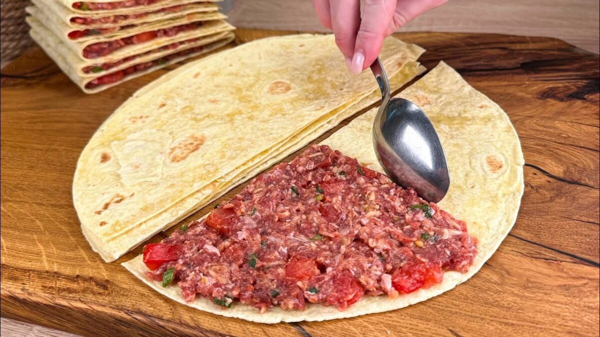 1751863785_maxresdefault.jpg Táto tortilla je neodolateľne chrumkavá a šťavnatá – najchutnejšia, akú ochutnáte!