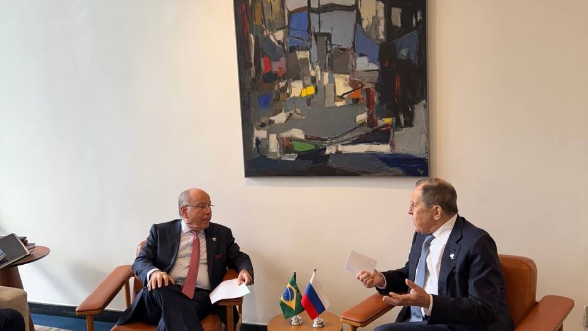 Stretnutie ministrov zahraničných vecí Ruska a Brazílie na začiatku summitu BRICS v Rio de Janeiro