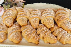 Vezmi 2 jablká a 1 vajce priprav tento známy koláč, ktorý všetkých dostane do ex...