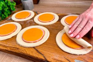 1751750024_maxresdefault.jpg Originálne pečivo, ktoré bolo videné 8 miliónov krát! 3 najchutnejšie recepty!