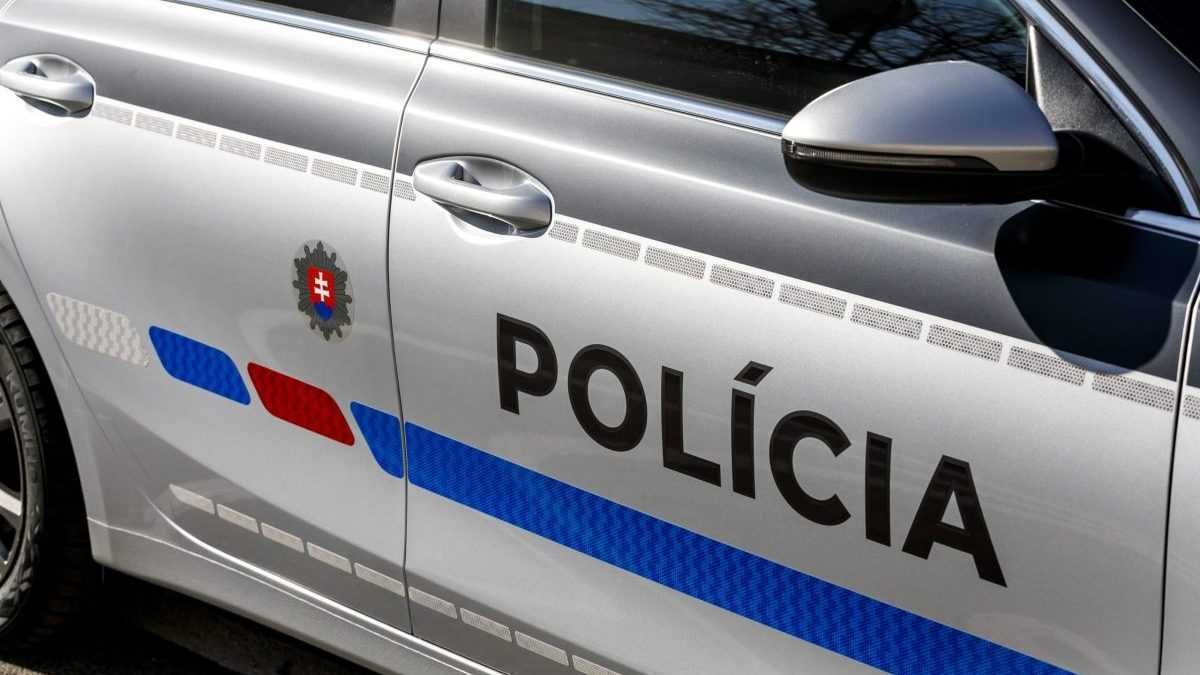 Zrážku auta a motorky na Zemplíne neprežil jeden človek.