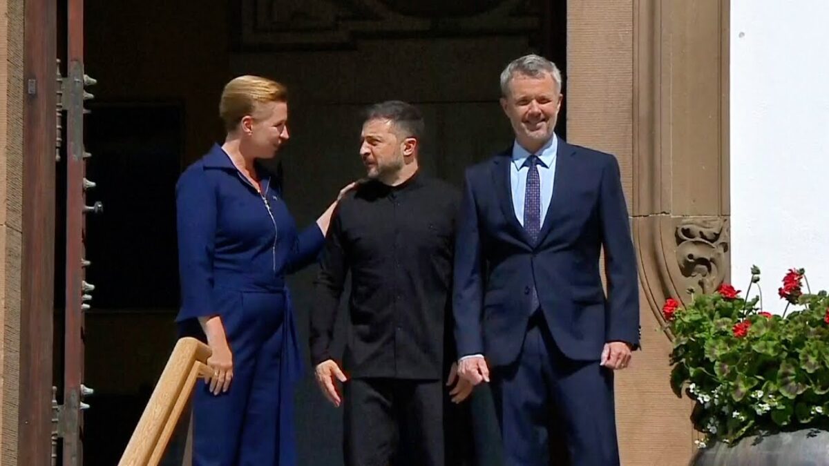 Kráľ Frederik X. privítal Zelenského v kráľovskom paláci v silnom momente poľnohospodárstva EÚ