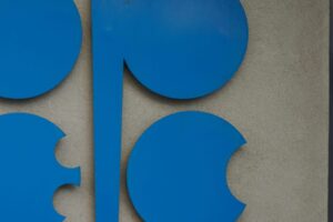 OPEC+ zvýši ťažbu ropy ešte viac so zameraním na trhový podiel.