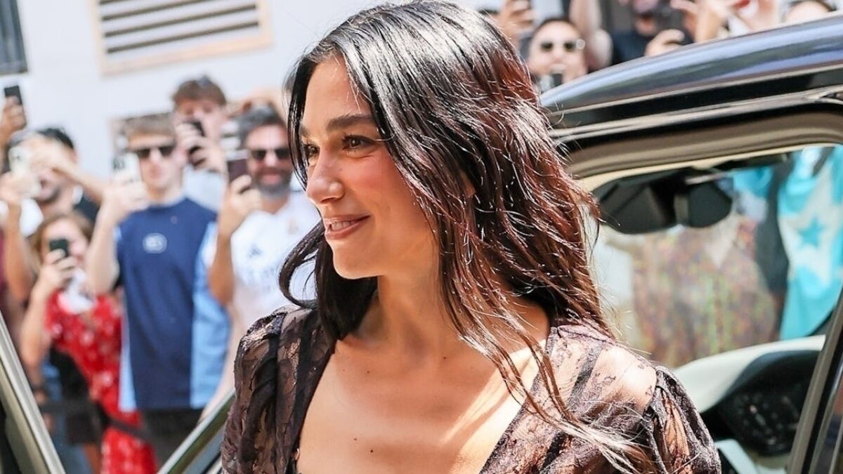 Off-duty outfity Dua Lipa na turné