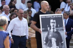 Jotu pochovali s jeho bratom v rodnom meste Gondomar.