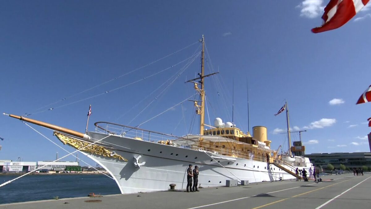 Noc, ktorú nezabudneme – kráľ Frederik X. a kráľovná Mary hostia na kráľovskej jachte kráľovských hostí pod severskými hviezdami