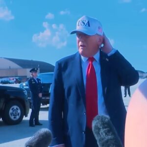 Trump bráni spomalenie dodávok zbraní do Ukrajiny: Amerika je na prvom mieste