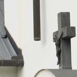 Z kostola v Dulovciach ukradli odkvapové ríny.