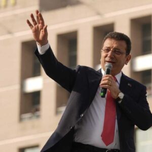 Primátora Istanbulu obžalovali z falšovania vysokoškolského titulu.