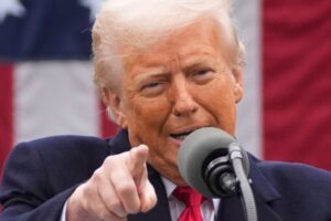 AP25150252749018.jpg Trump plánuje oznámiť krajinám americké clo až do výšky 70 %.