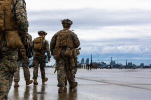 Pentagon vysiela 200 námorných pešiakov do výcvikových stredisiek ICE na Floride...