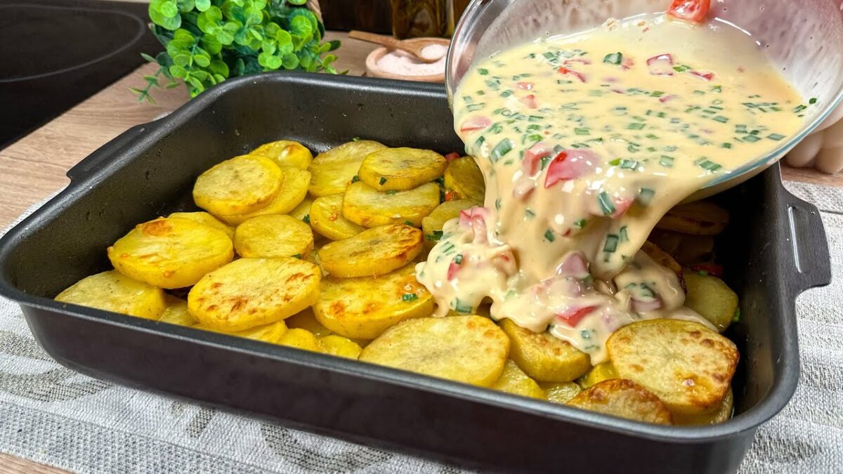 1751632794_maxresdefault.jpg Najchutnejší recept so zemiakmi!