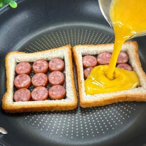 Máte prípitok a párky? Chutné raňajky za 5 minút.