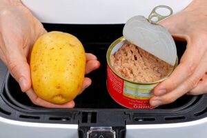 Zemiaky a tuniak v plechovke v air fryeri? To musíte vyskúšať!