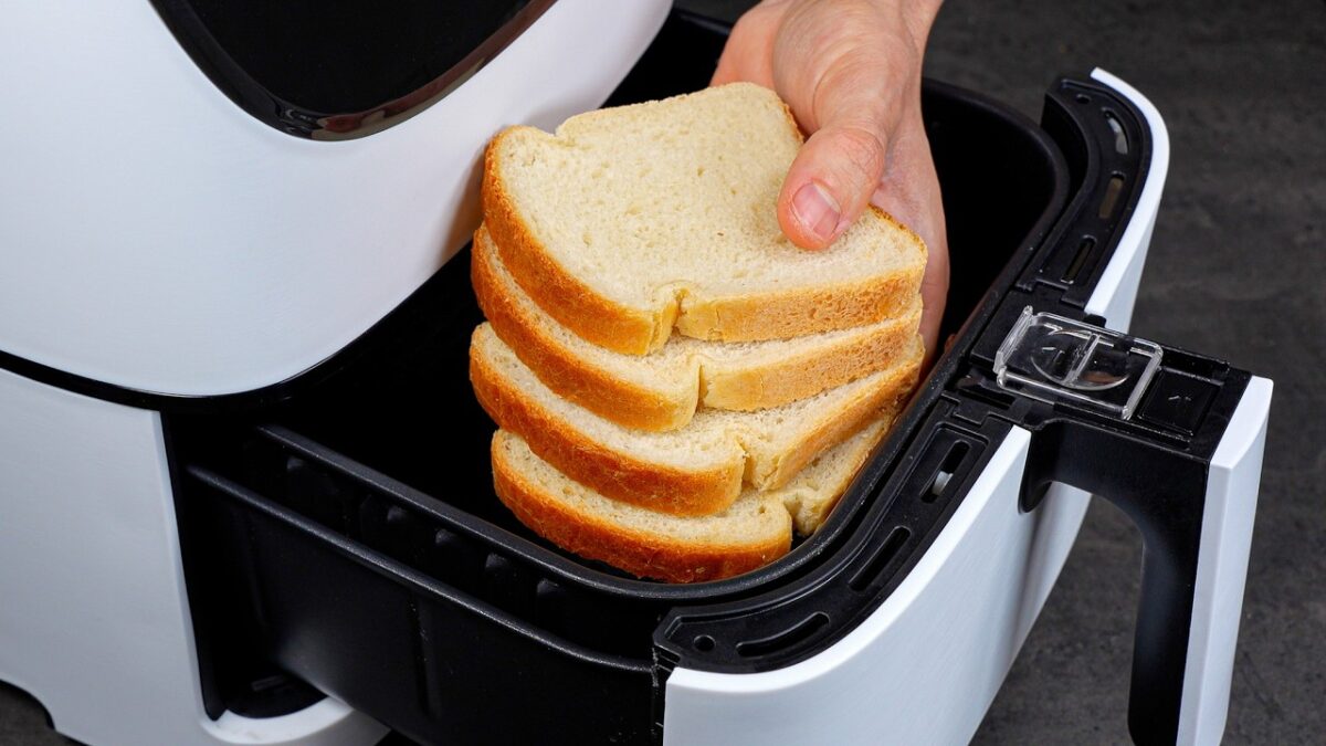 1751615657_maxresdefault.jpg Zober 8 plátkov toastového chleba a fritézu – Moja rodina sa z toho ZBLÁZNILA!