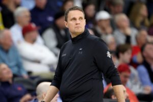 Školská basketbalová liga: 5 hlavných trénerov, ktorí môžu uspieť v prvom pôsobe...