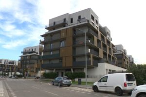 Záujem o nové hypotéky medziročne vzrástol o viac ako polovicu.