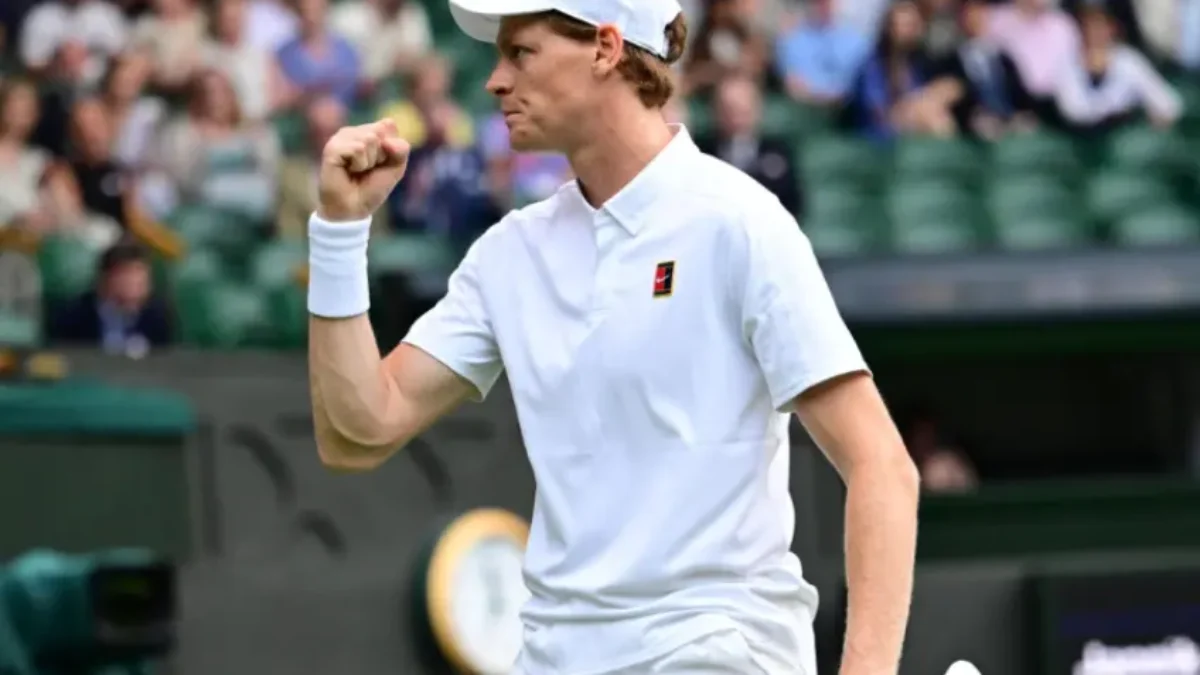 Wimbledon: Jannik Sinner bez problémov prešiel cez Aleksandra Vukica.