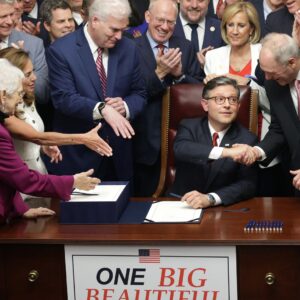 Čo Trumpov „skvelý, nádherný zákon“ naozaj urobí s programami Medicaid a SNAP