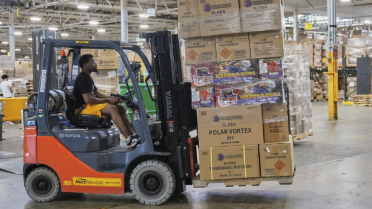 Americký obchodný deficit sa v máji prehĺbil