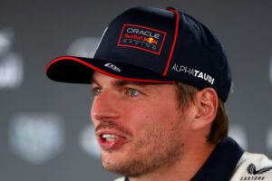 Novinky F1: Max Verstappen sa sústredí na zlepšovanie v Red Bull, zatiaľ čo špek...