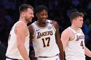 Špekulácie o odchode Doriana Finney-Smitha z Lakersov kolujú. Čo si o tom pomysl...