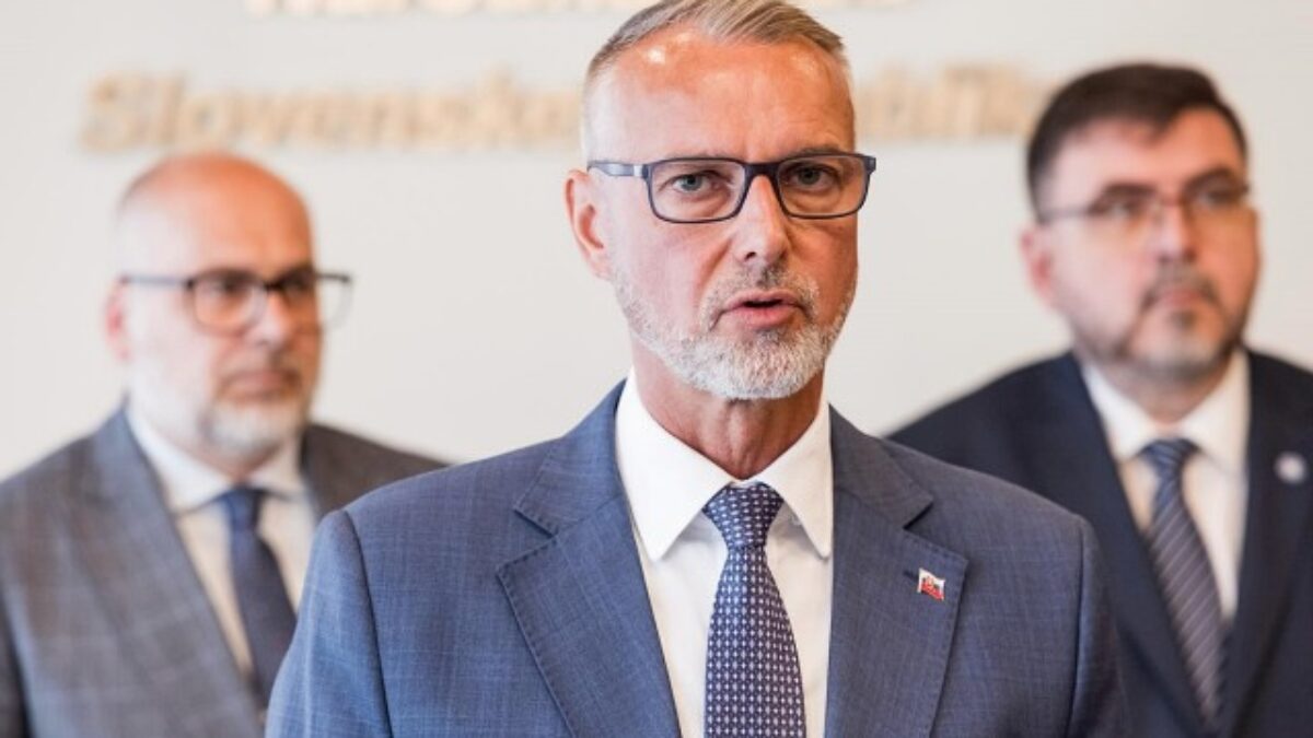 Kresťanskí demokrati otočili o 180 stupňov, Majerskému je podľa Rašiho prednejšia podpora progresívcov